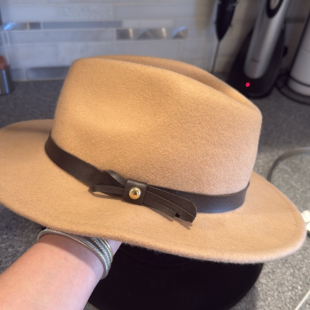 Francesca’s Rancher Hat - Picture 4 of 5